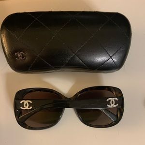 CHANEL sunglasses